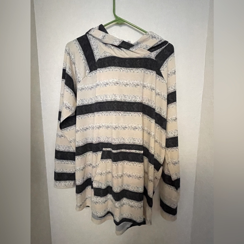 LuLaRoe Amber Hoodie
